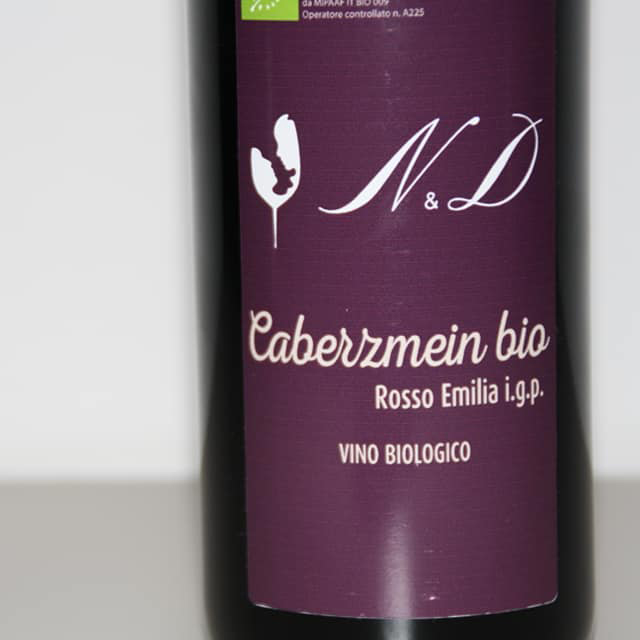 Organic Caberzmein  Wine from Italy Drinks
