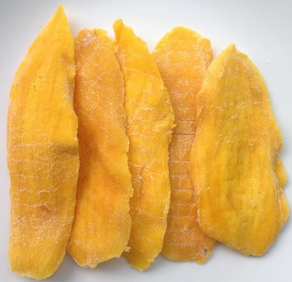Dried mango and marinated slice mango